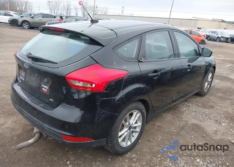 2016 Ford Focus Se z USA, uszkodzony, nr VIN 1FADP3K2XGL233332